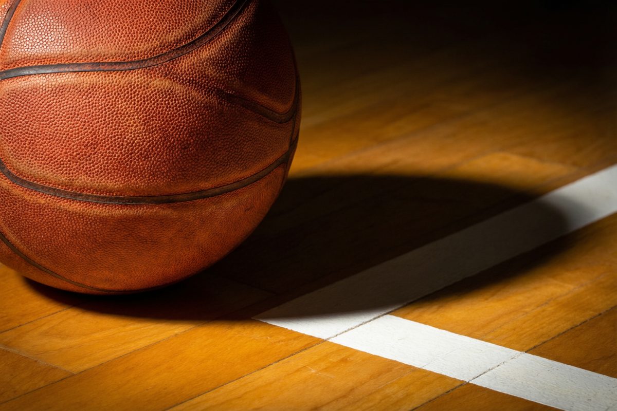 NBA数据里程碑：洛杉矶湖人与金州勇士各自逼近的新刻度